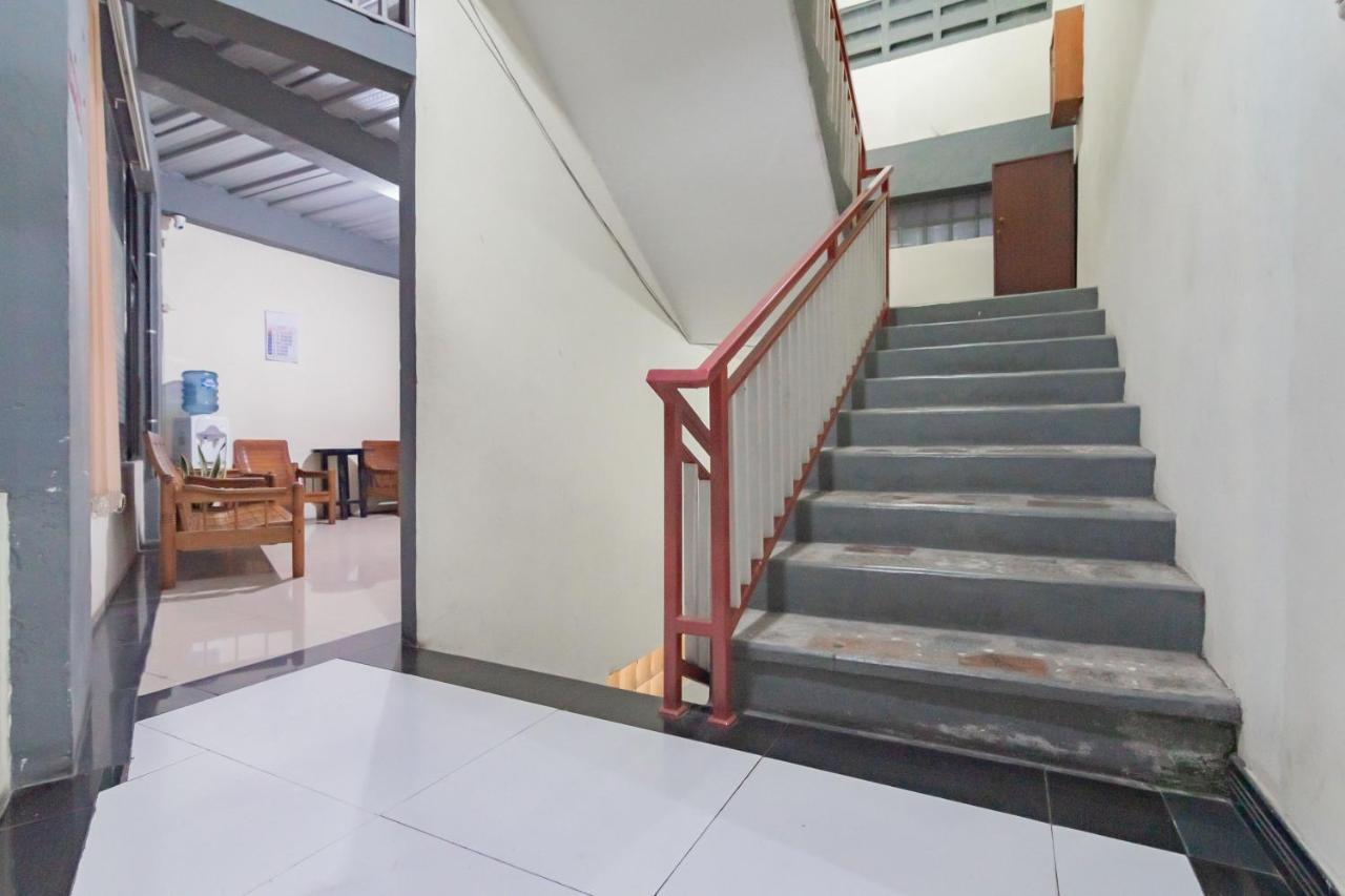 Reddoorz Syariah At Cigadung Raya Street Hotel Bandung Exterior photo
